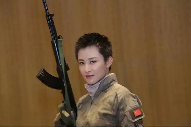 女星寸头短发造型谁最帅气袁立第八范晓萱第二第一是谁