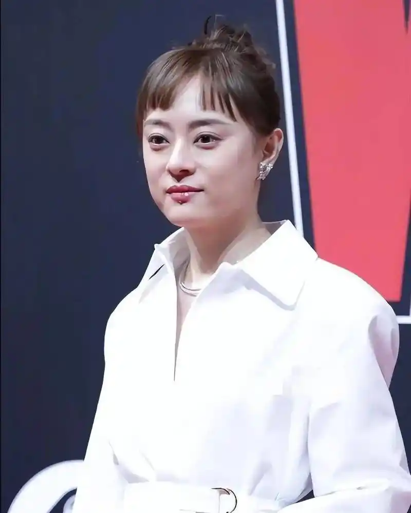 这一夜,把对孙俪的"排挤"展现得淋漓尽致,难怪赵丽颖不参加_杨幂