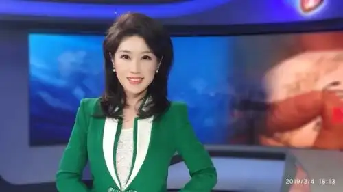 【蒙面歌会】悄悄蒙上主播的脸,让你猜猜他是谁——华融·红锦坊青岛