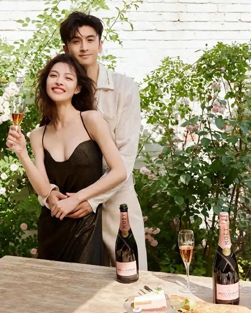 钟楚曦张云龙分手,疑似曝光新恋情?