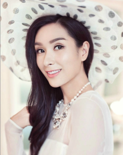 杨恭如居然撞脸韩国男星,你还认得出来吗?