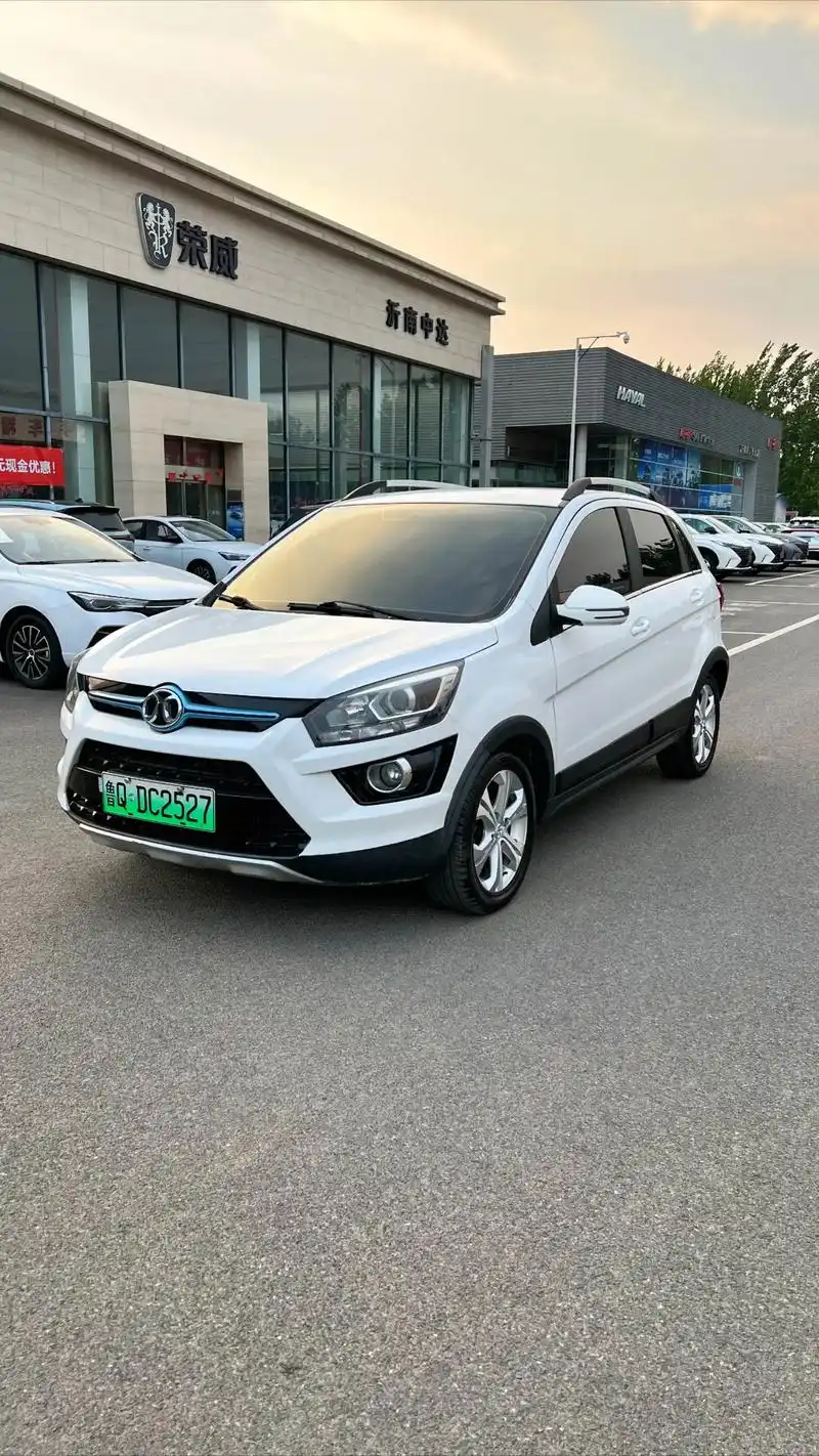 北汽新能源ex200.2.万  批发几台16年北汽ex20 - 抖音