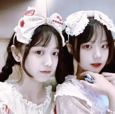 女生真人闺蜜头像原截:樱绒小兔二转注明:顾雨曦