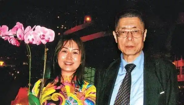 "钢琴大师"刘诗昆:三婚娶小37岁爱徒,81岁再当爹