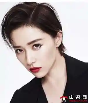 个性超短发发型女露耳