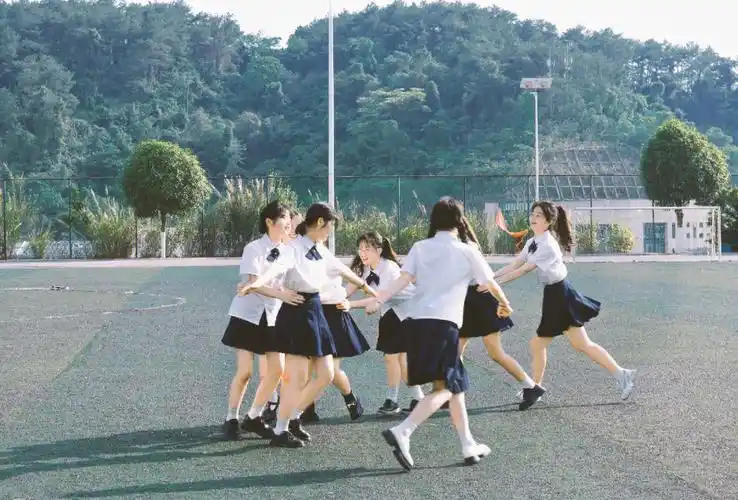 季了青春真的好美好呀最近一直阴雨天都没有办法出门拍照#宿舍毕业照