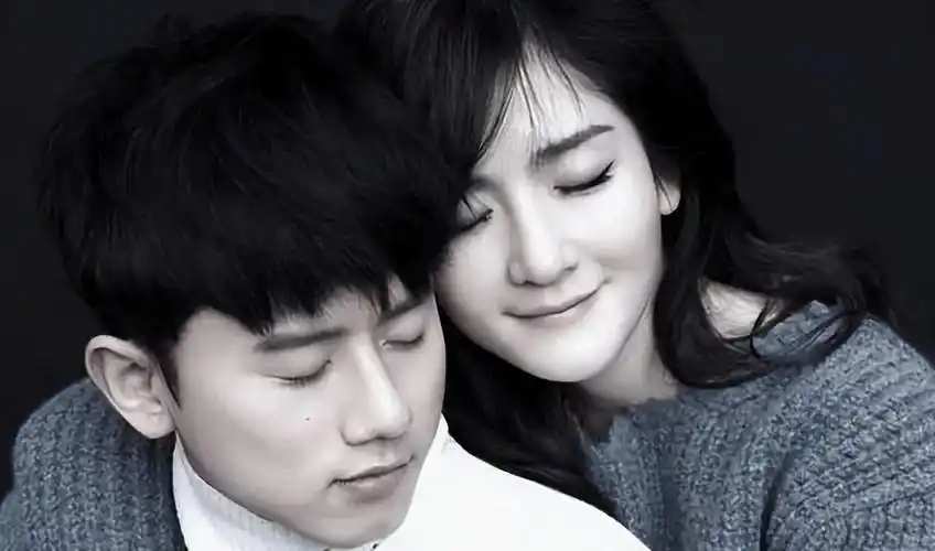 张杰谢娜游艇约会!手牵手超甜蜜,结婚13年爱情还是很新鲜