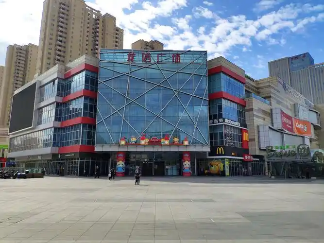 图片1:商场外景一览图片2:典雅大气之全新一代装修形象图片3:热情洋溢