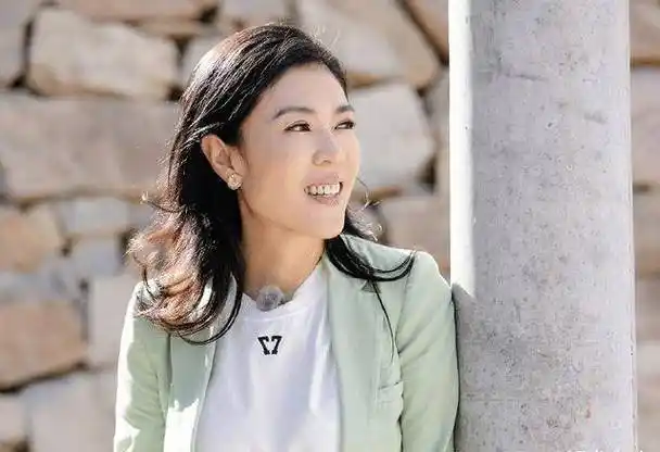 从被明星拥戴的时尚女魔头,到被"裁掉",苏芒的时代陨落了?