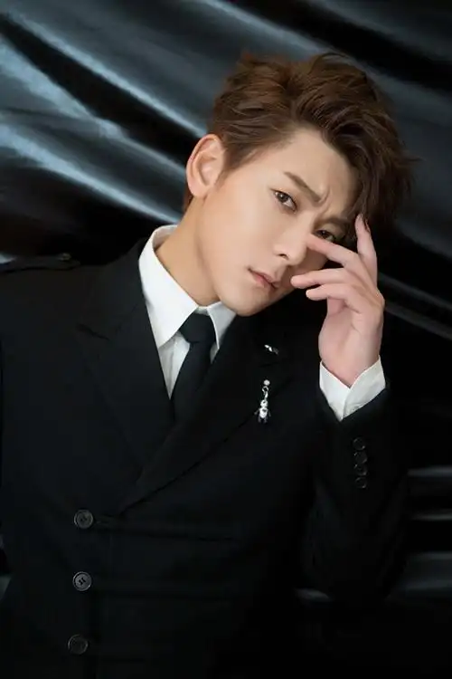 陈翔超帅黑西装活动照高清图片47