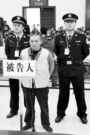 武隆"沙霸"一审获刑20年 小弟不准跟别人