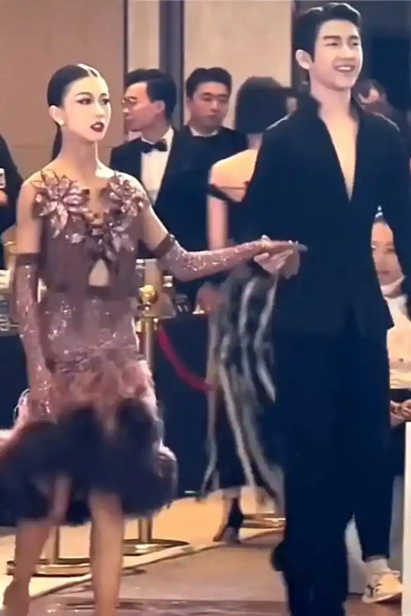 王崇墨李茉晗 #墨茉组合 #拉丁舞 #比赛现场 #成功上岸 - 抖音