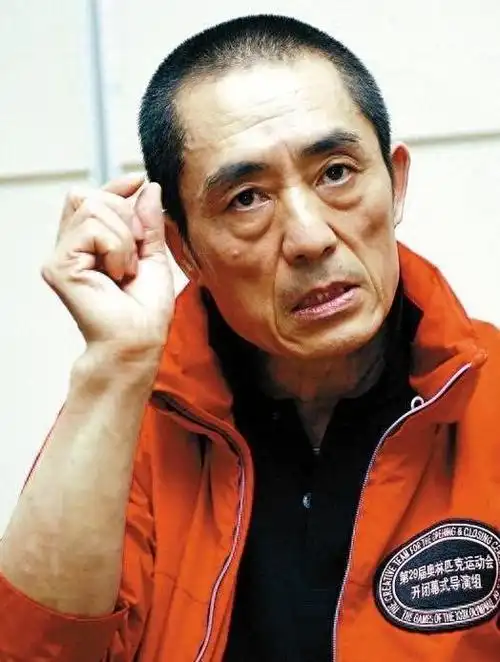 虽然张艺谋导演备受瞩目,但不得不提的是,陈凯歌导演在年轻时期也如同