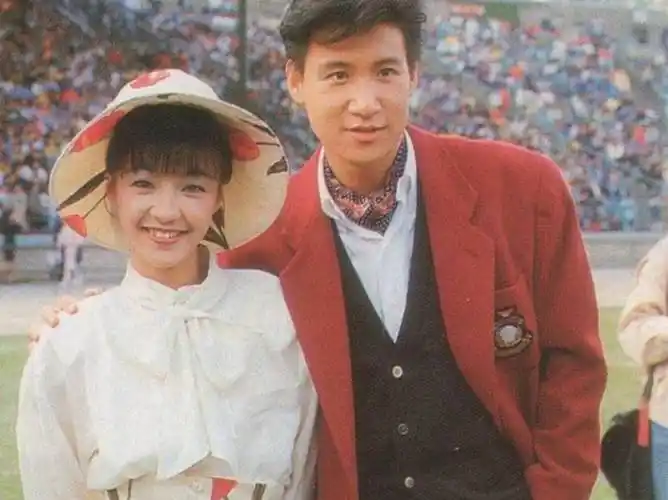 陈慧娴与梅艳芳争霸失败,退出歌坛赴美,多年后陈慧娴说内情_欧丁玉