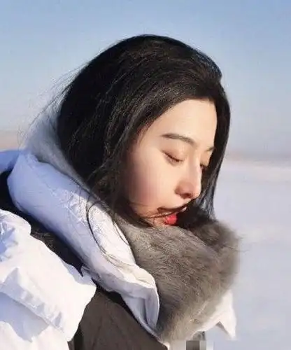 范冰冰替身何承熹:何承熹整容前照片曝光