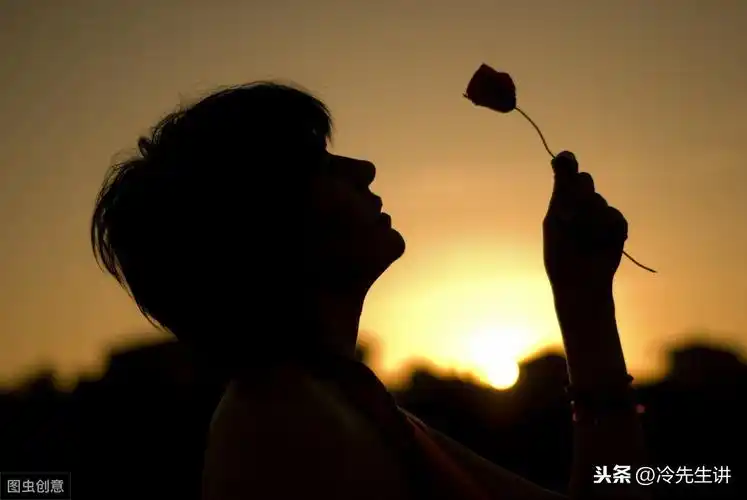 表达怀念过去的唯美句子回不到从前的伤感句子