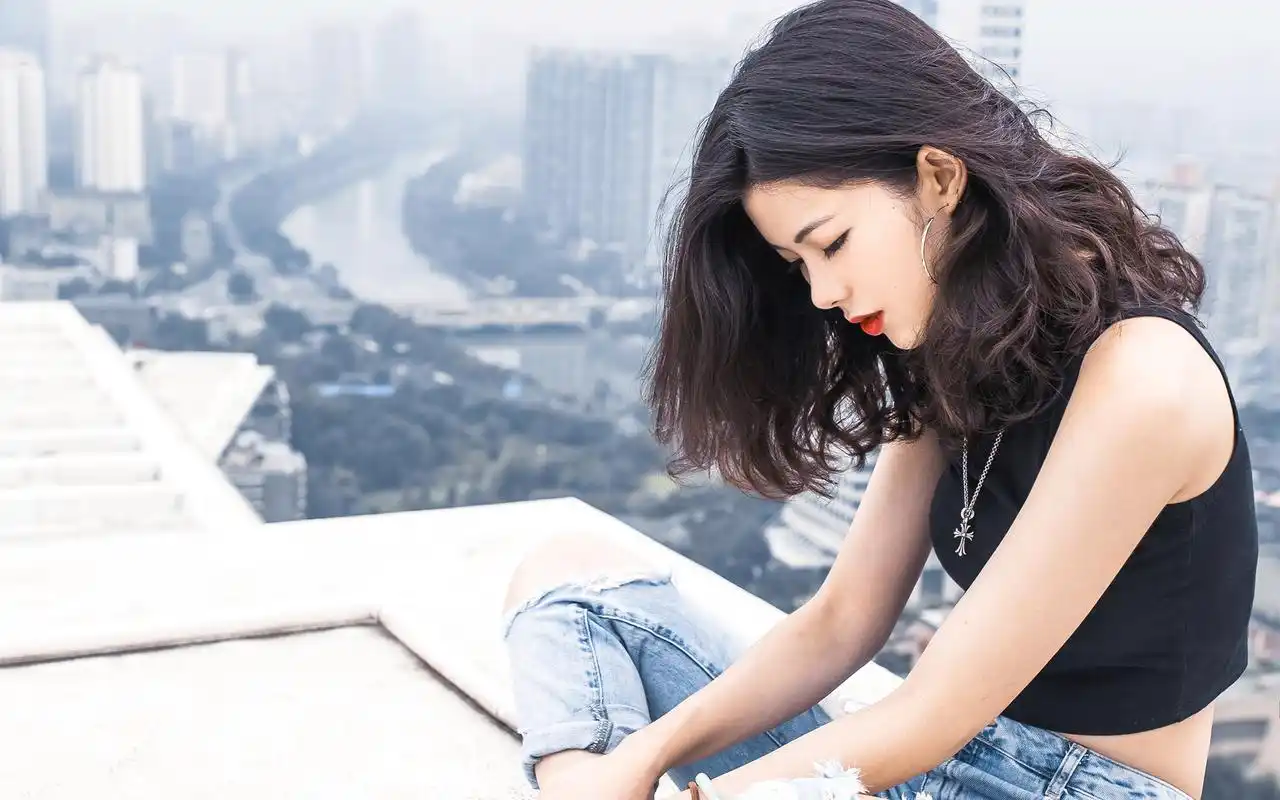 性感成熟美女写真高清电脑桌面壁纸下载,想看更多精美壁纸,欢迎登陆美