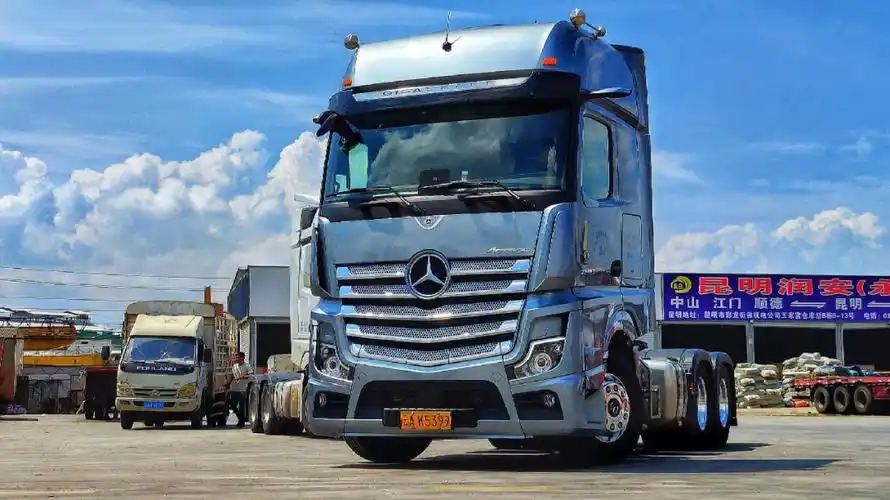 国内唯一高配奔驰actros2651外观
