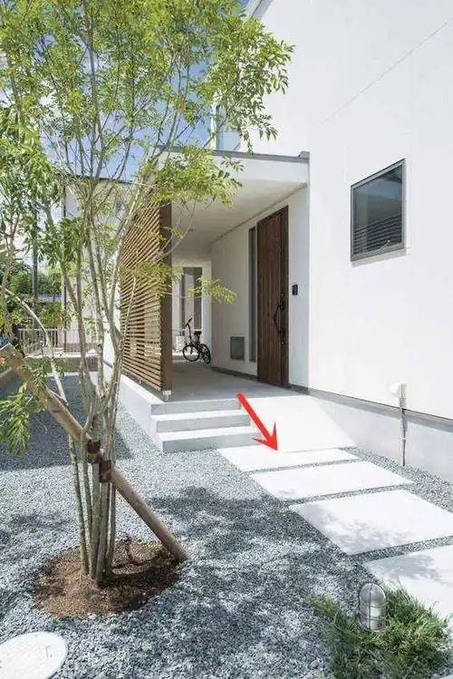 日本人真会抖机灵但凡有条件的都想法设法在入户门前设小斜坡