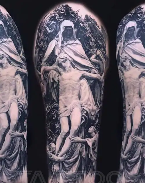 耶稣 大臂一侧纹身图片_手臂欧美写实耶稣纹身图案