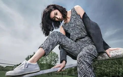 时尚美女运动时尚写真图片桌面壁纸