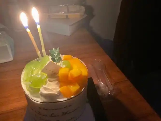 天天领红包 在出租屋过的第一个生日,蛋糕在多穗麦吉买的,味道很好