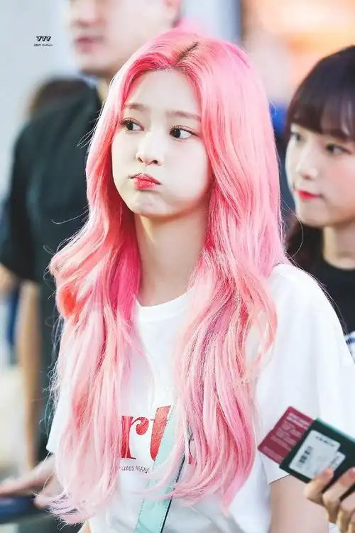 盘点染过粉发的女爱豆粉发特辑来了