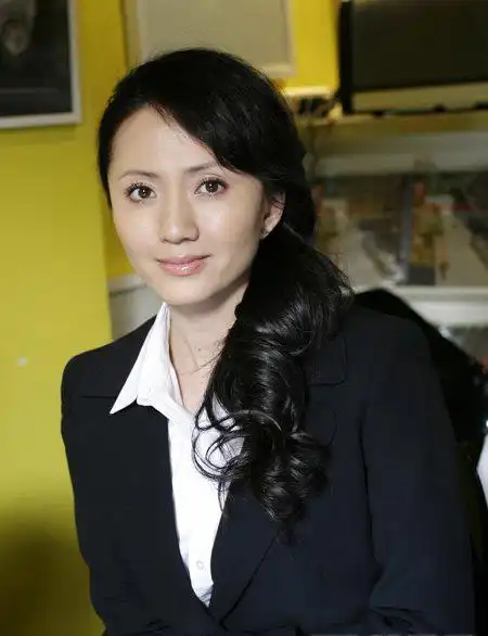 娱乐 星闻在影视圈有着多年表演经历的资深实力演员陆玲老师出生于