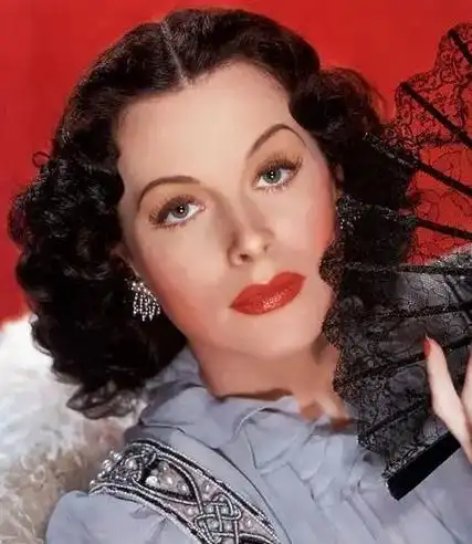 来看看上世纪被称为世界第一美人的海蒂拉玛吧,看完她你才知道现 - 抖