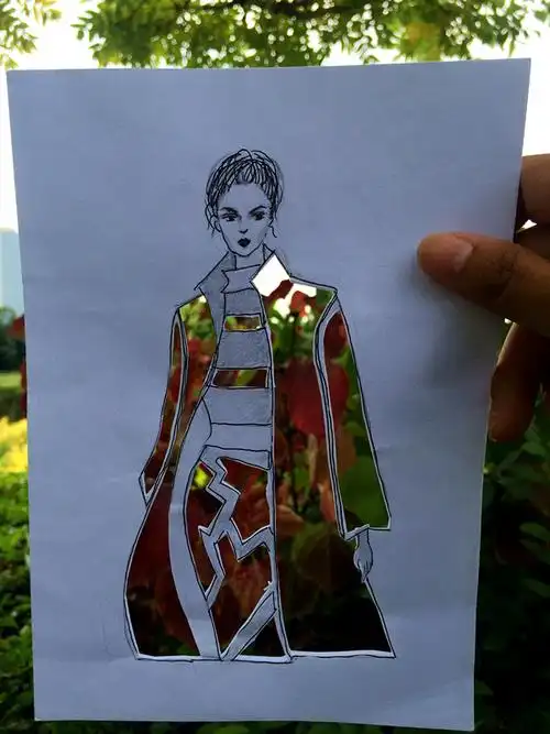 创意镂空画美翻校园,这俩姑娘真会玩儿!