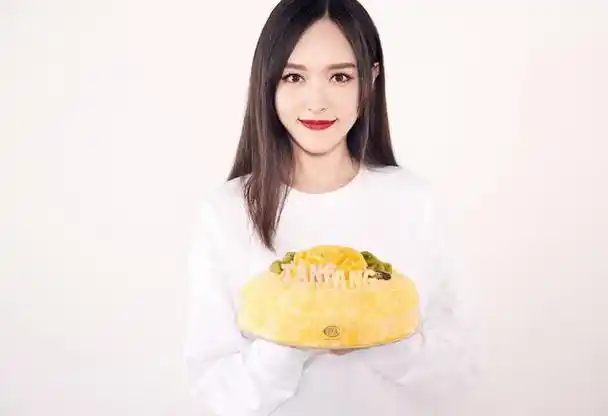 唐嫣喜迎37岁生日罗晋送的礼物亮了原谅我没见过世面儿