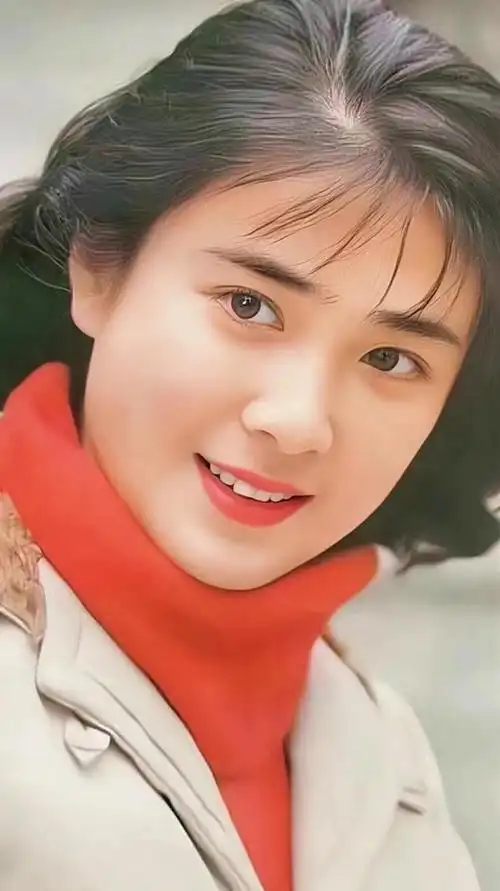 从众星捧月到退圈,再到下海经商赔得血本无归,傅艺伟经历了什么