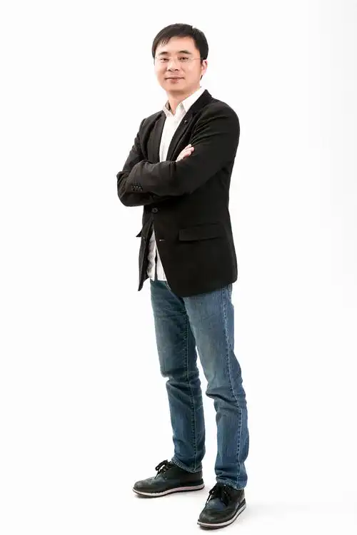 2016中国40位40岁以下商界精英:天鸽互动傅政军