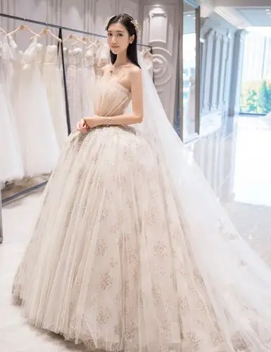 最美的不是长头纱鱼尾裙,而是美到家的泡沫婚纱,看一眼都值了!