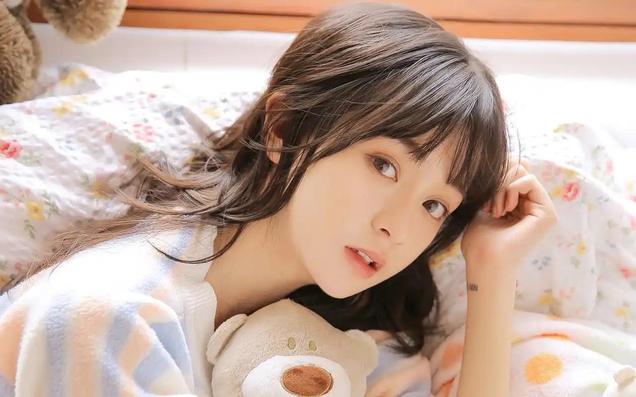 甜美可爱的萌妹子