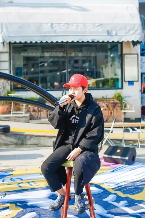 去你的2030年,我们被挤爆了!