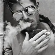 大叔型成熟头像男人味黑白成熟有男人味的头像图片