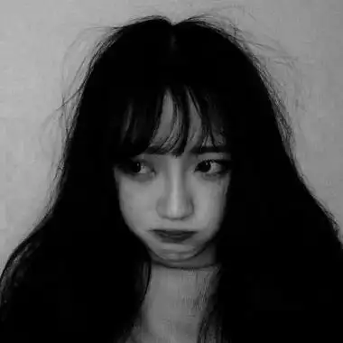 头像女黑白伤感真人图片(共22张)