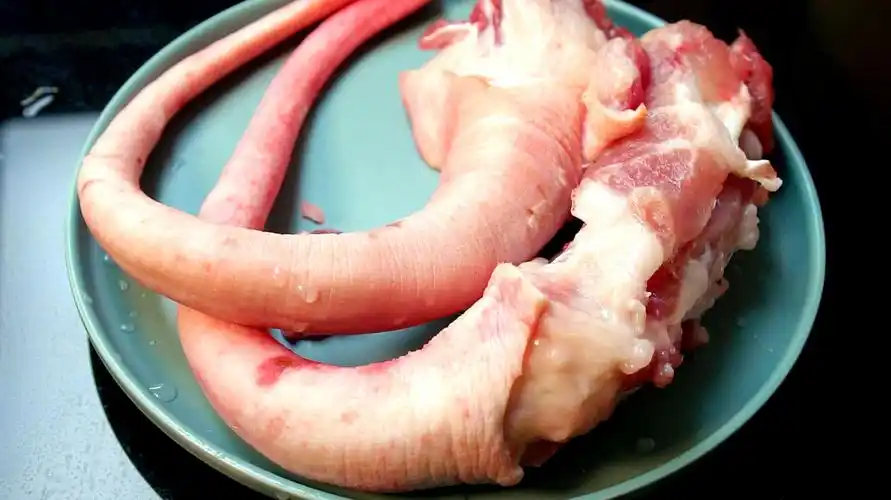 猪尾这样做太好吃了,有荤有素又营养,入冬后家人隔三差五点名吃