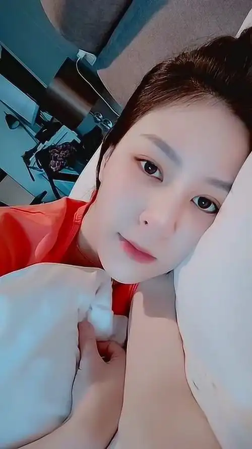 泰国的美女西施,看到她刚睡醒的这副模样,不知该说啥好了