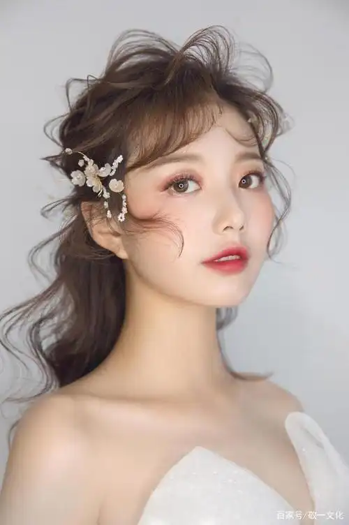 超级好看的简约新娘妆