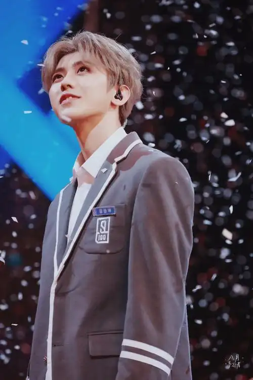 2018蔡徐坤综艺《偶像练习生》总决赛_高清图片大全-爱豆app