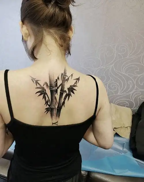 后背竹子纹身图片_背部水墨纹身图案