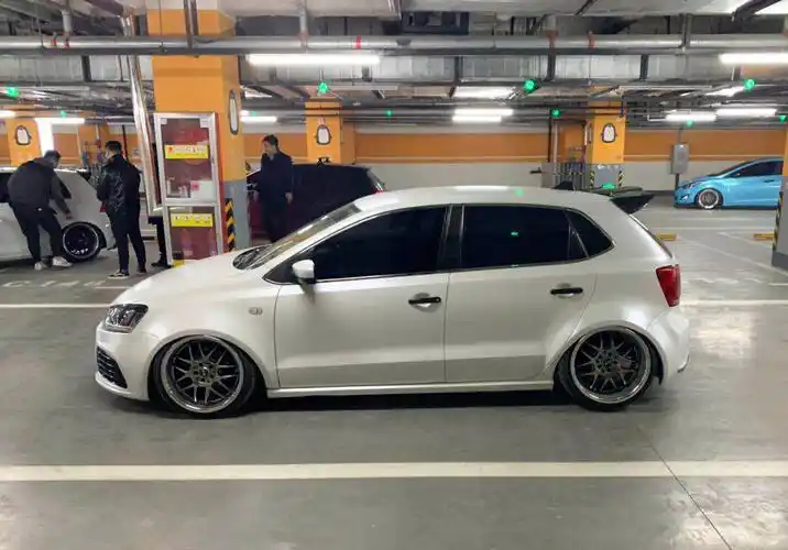 神似高尔夫r20的缩小版大众polo姿态改装案例