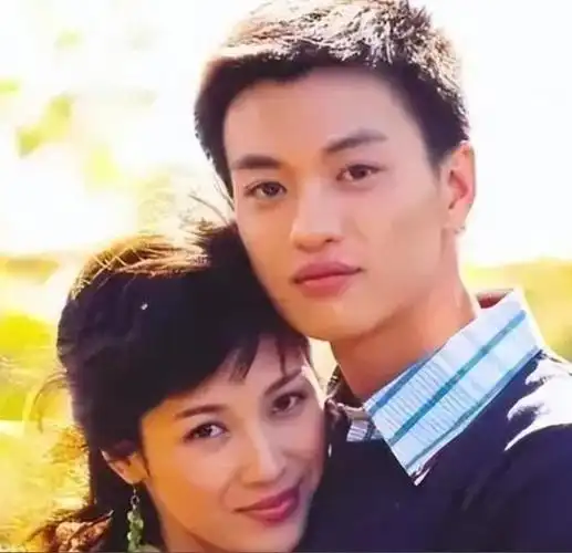 虽然影片中的角色大部分都是男人,但是她出色地完成了田雨的戏份.