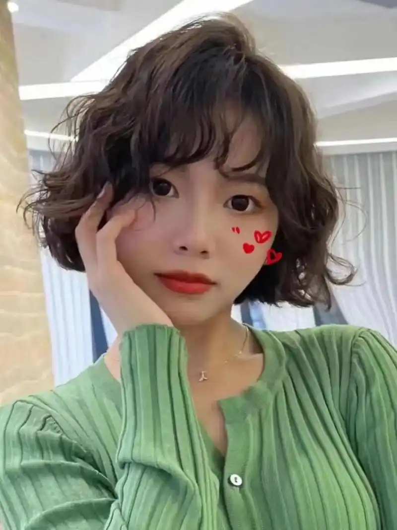 短发女生一定要尝试的波西米亚烫发类型很适合发量少,头顶扁塌服 - 抖