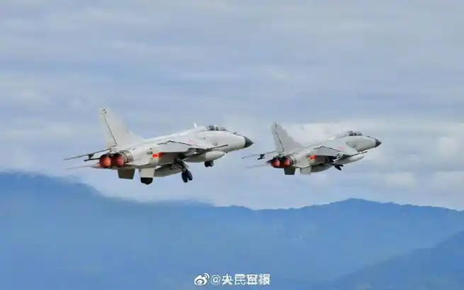 #南部战区空军训练高清大图#