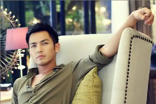 钟汉良个人资料档案(钟汉良谭松韵的电视剧叫什么名字)-梦路生活号