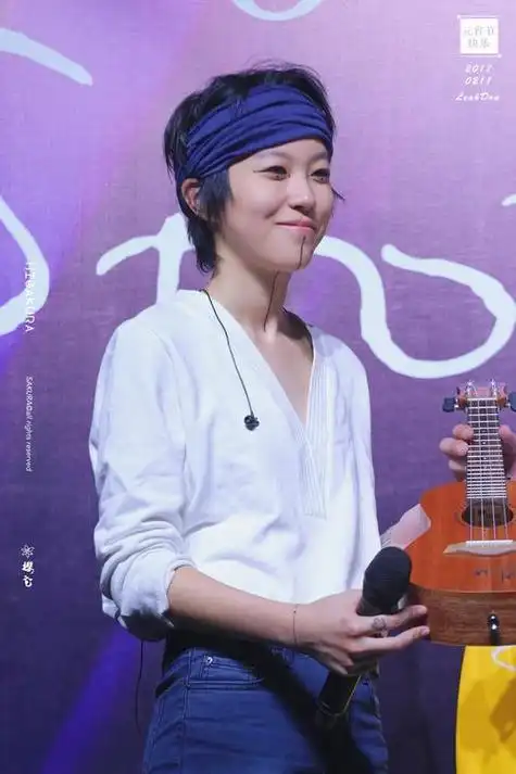 窦靖童最新近照引质疑感情走向扑朔迷离男女之间何去何从