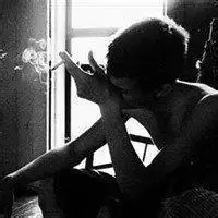 伤心难过抽烟男头像 伤心难过哭泣男头像